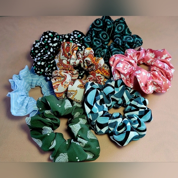 Pick 5 Scrunchies - Handmade - Picture 1 of 7